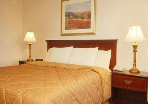 Executive Inn And Suites Enterprise Bagian luar foto