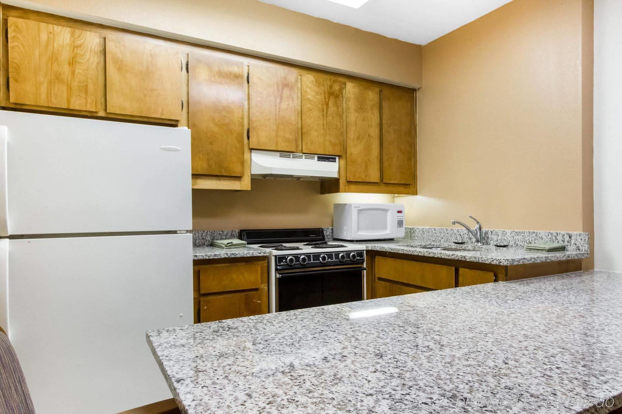 Executive Inn And Suites Enterprise Bagian luar foto