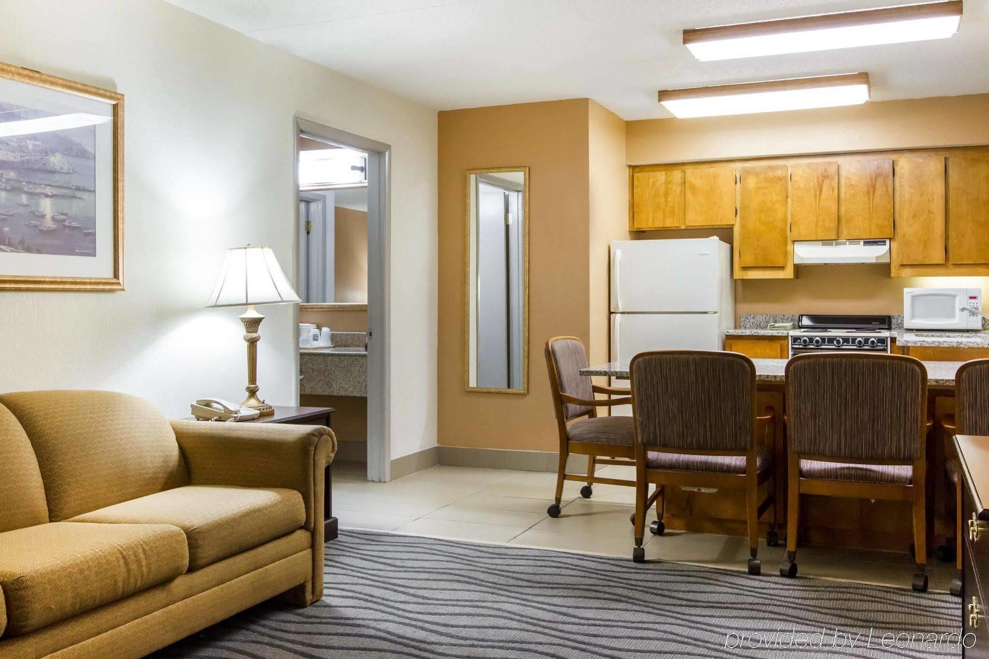 Executive Inn And Suites Enterprise Bagian luar foto