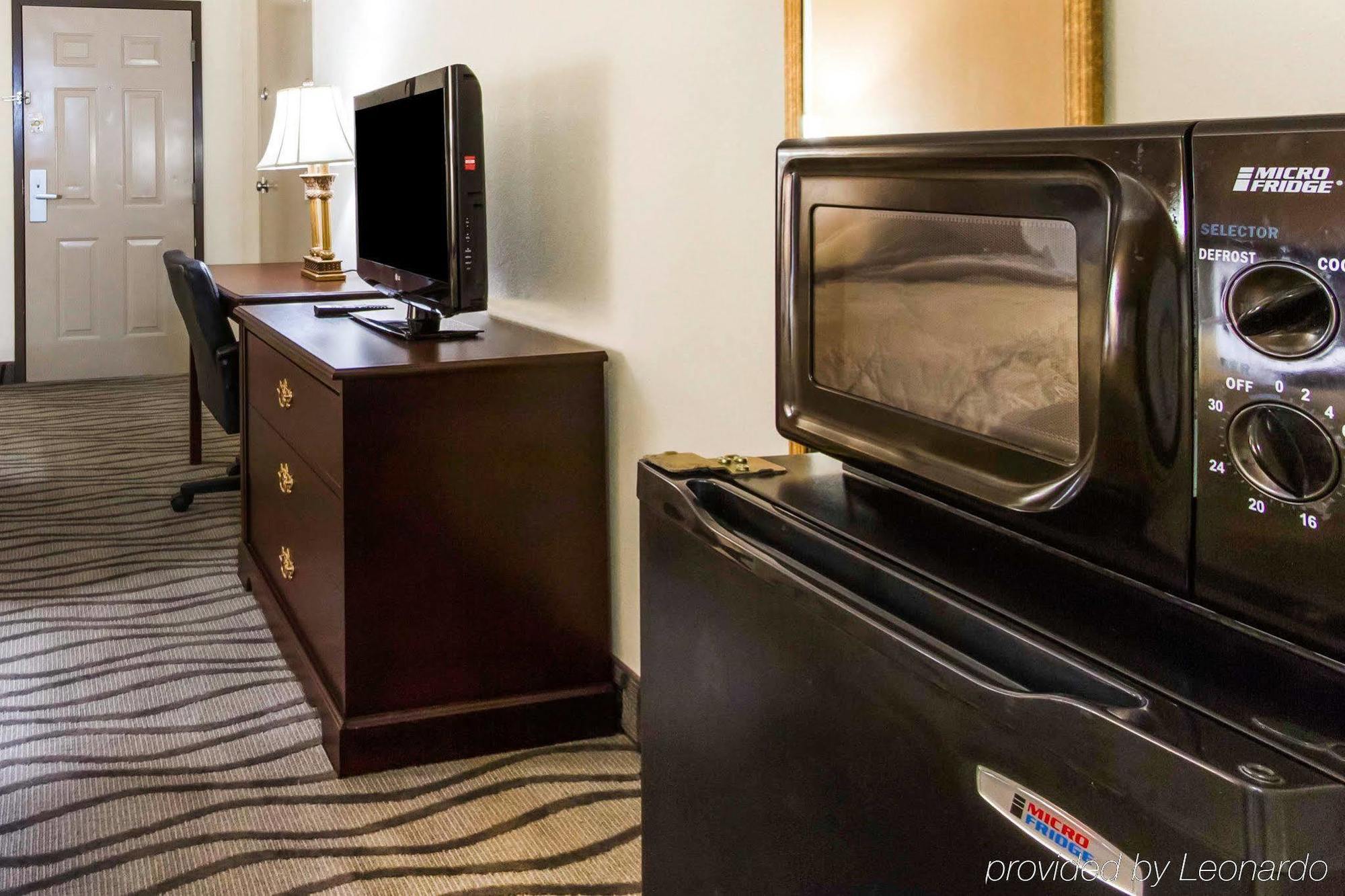 Executive Inn And Suites Enterprise Bagian luar foto